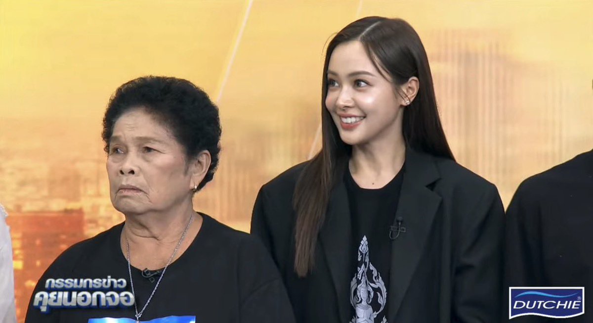 37millionmiles's tweet image. นางเอกรุ่นจิ๋วรุ่นใหญ่ ยายจ่อยกับขวัญข้าว 😉🤏🏻 #อุ้มอิษยา #oomeisaya #สัปเหร่อ2