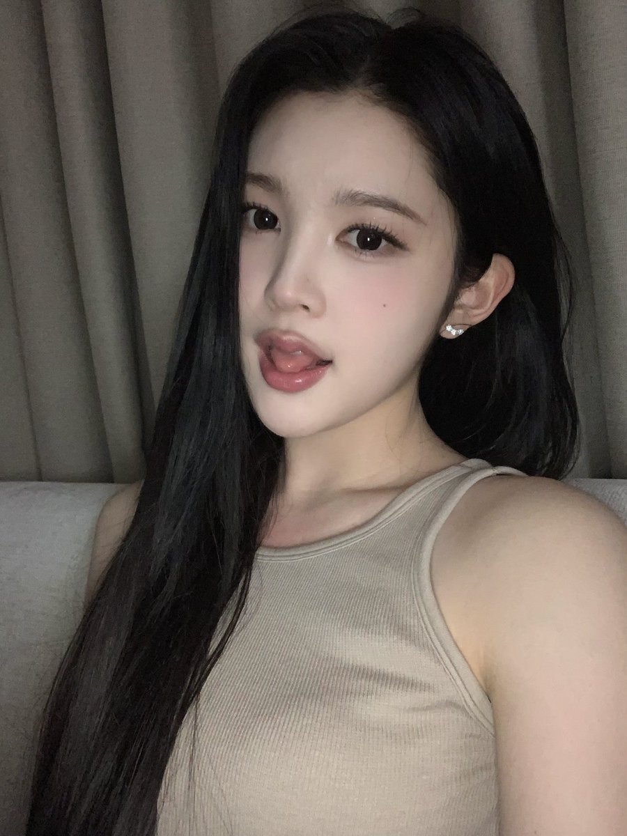 ؘ (@seolyunt) on Twitter photo 