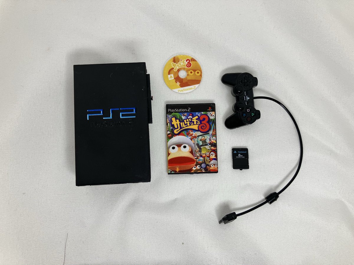 「PS2の出来の良さ メモリーカードも、 トレイの開け閉め(なかなか難しい)も ど」|待たせたな！のイラスト