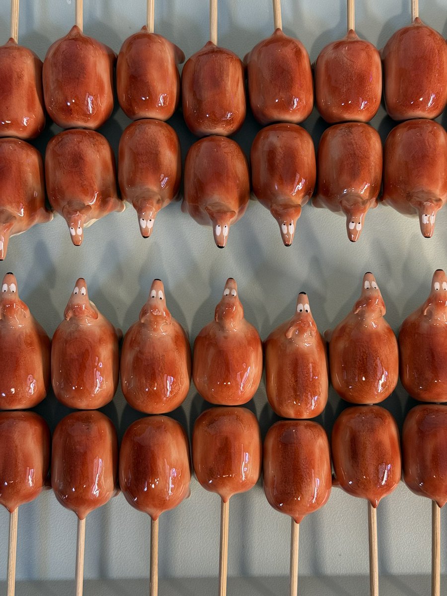 ban_ngur's tweet photo. น่ากินไหมจ้ะ
แต่กัดเข้าไปฟันหักนะ

หมาไส้กรอกอีสานพร้อมเสิร์ฟ 🐶🌶️

เปิดให้ Pre-order แล้ววันนี้ รอบส่งแรกสิ้นเดือน กพ เด้อจ้าเด้อ
ไม้ละ 555 บาท แถมพริกขิงดองครบ🌶️🫚✨
ไปกดกันได้เลย👇🏼

https://t.co/qLt7NXmt2y https://t.co/MLdkQFcZeH