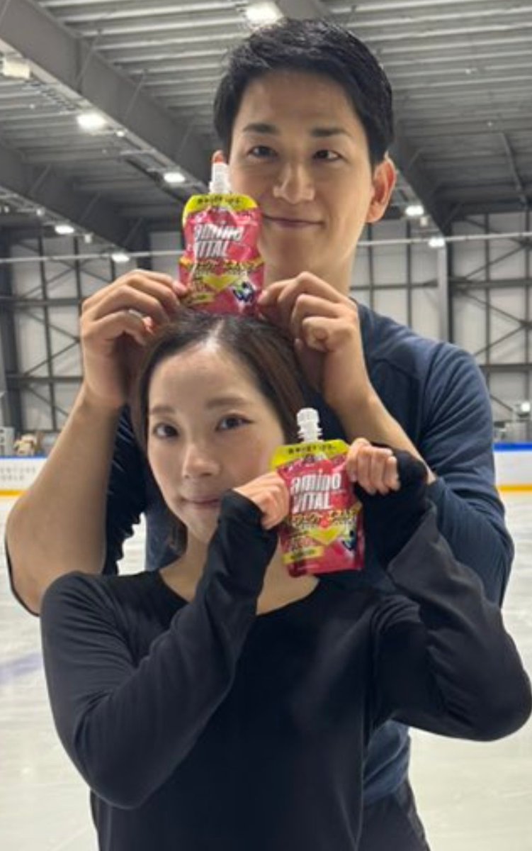 buzzter_www's tweet image. りくりゅうこれ絶対カップルでしょ。

『お揃いの写真撮ろ？』この台詞は女子が99%の確率で言う。璃来さんが言ったに間違いない。そしてこの0距離なのよ。嫌がってないんだよね。本能的に許してるのよ。匂いがいいのか、相性が抜群なのか...。

お互いスポーツマンだから欲求もバケモンだと思うよ。