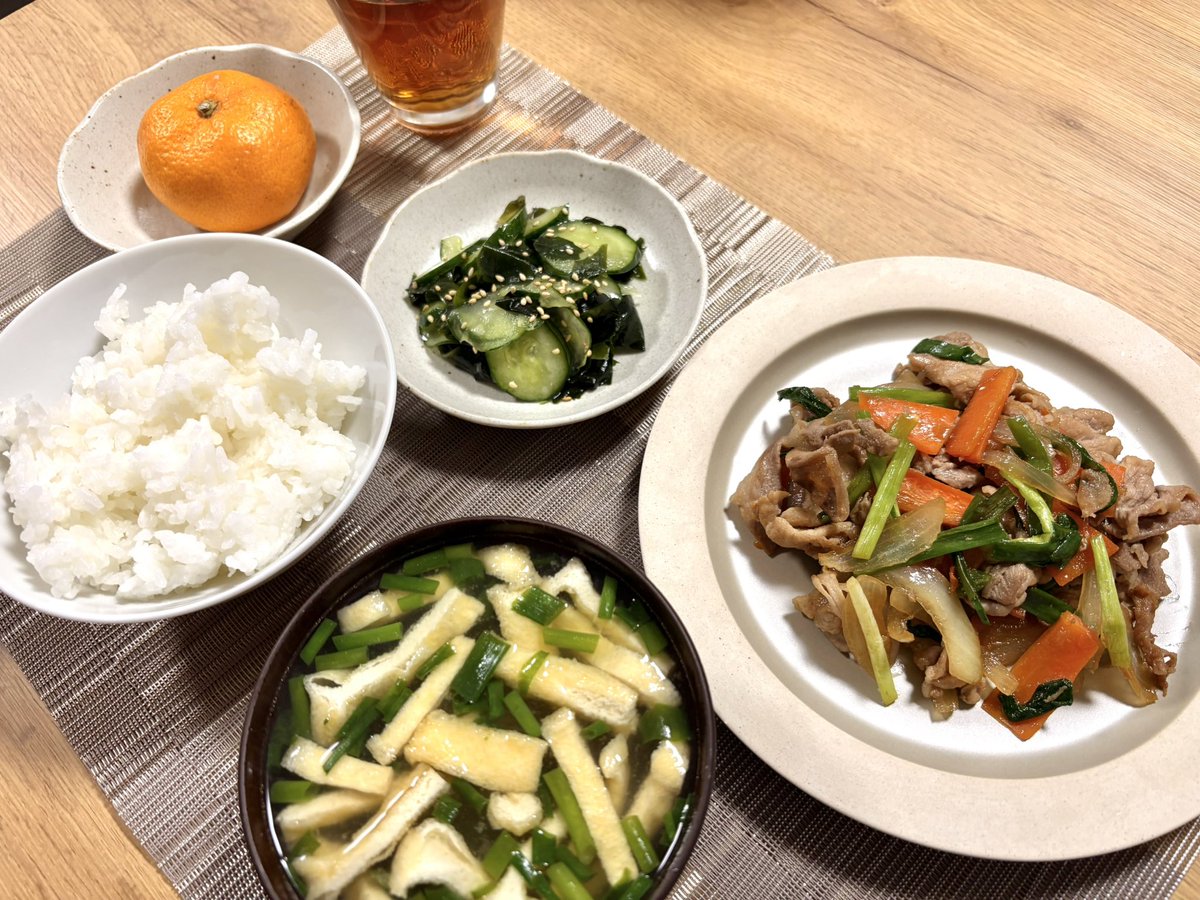 qOOcube's tweet photo. さらに最近のご飯〜！o(^-^)o
特に牛すじカレーがおいしくて、��度でも作りたいくらいです🥹
▫️プルコギ
▫️牛すじカレー、カリフラワーポタージュ
▫️たこと春菊のパスタ
#おうちごはん #料理記録 #料理好きな人と繋がりたい https://t.co/CJMocF9n0A