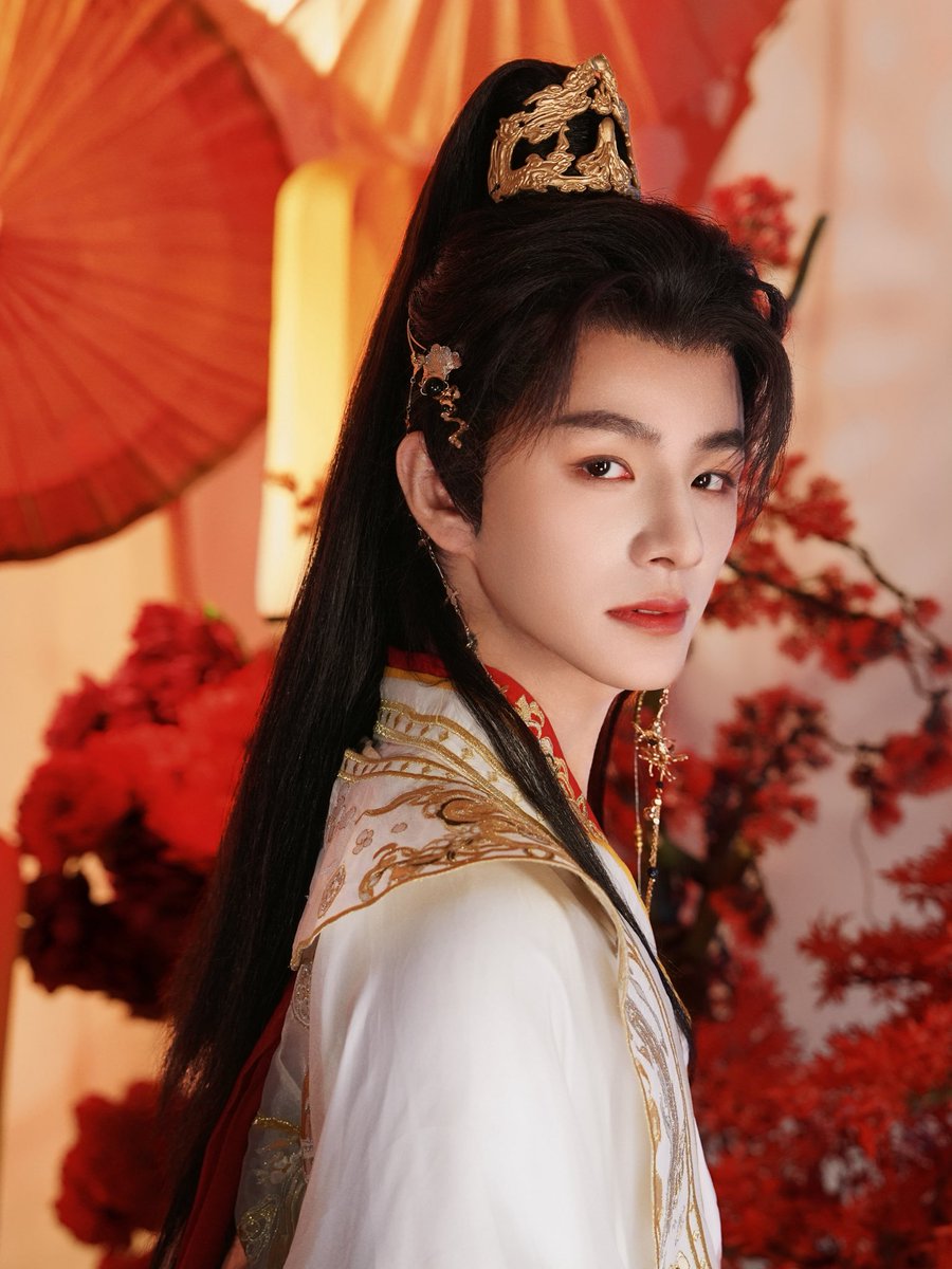starfess's tweet photo. -star give 10 likes biar Wang Zihao main drama kostum 😍😍

https://t.co/X5MEEZxVmt