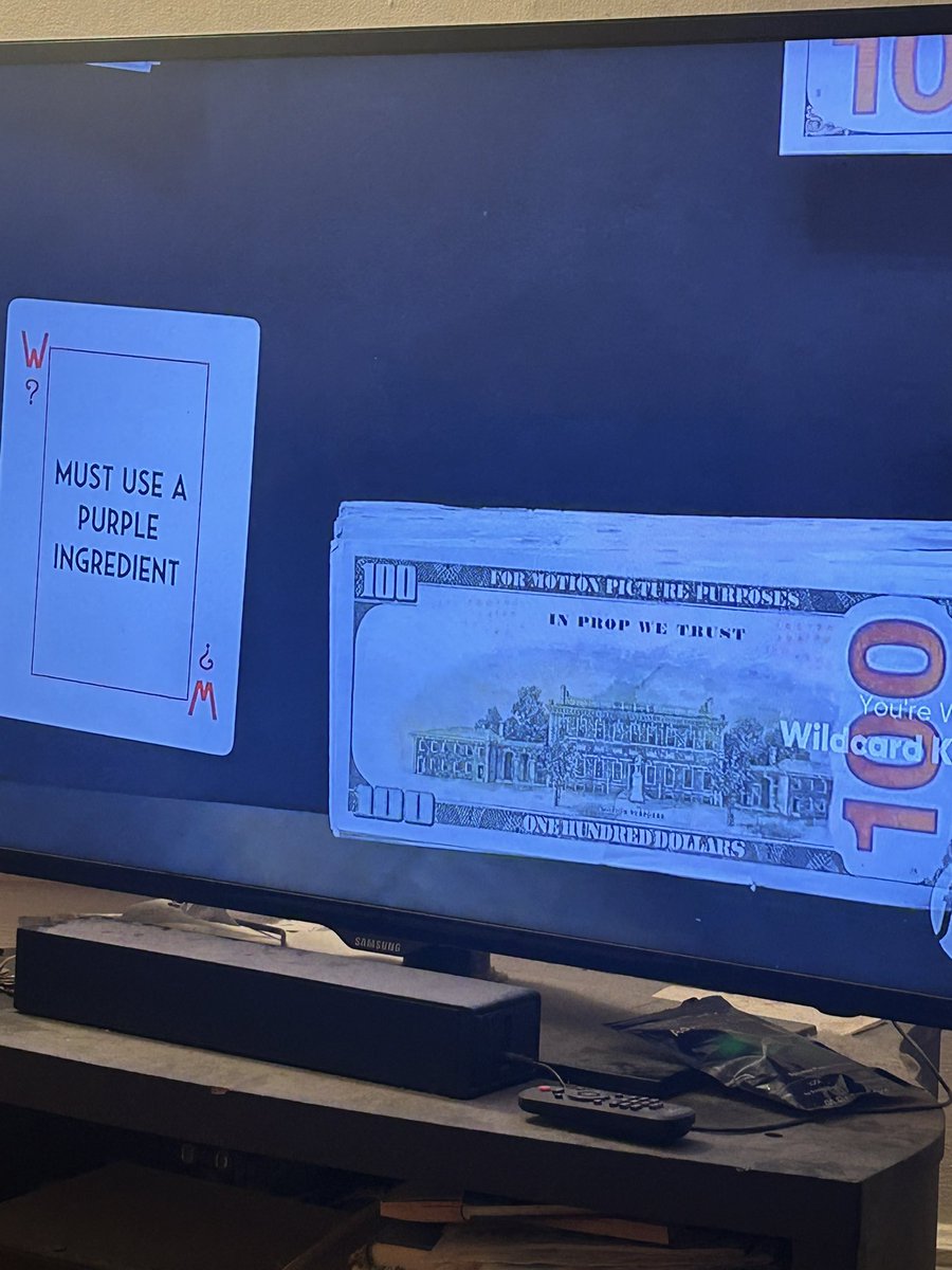 JoeCanari's tweet photo. Watching Wildcard Kitchen on Food Network. They claim the chefs use their real known. Just saw this on last weeks episode. The chefs are not using their own money, it’s prop, movie money. #FoodNetwork #WildcardKitchen @FoodNetwork https://t.co/L6YKOa82FT