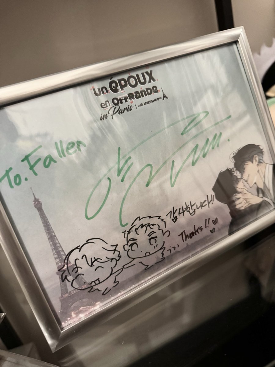 fallenjrnls's tweet photo. Finally framed my signed card from @didRkRk <3 I’m still so sad I couldn’t meet you and thank you in person, but I’m so happy you loved my tattoo of Beom 🥹🫶🏻 #fullvolume #마이크없이도들려 https://t.co/eVPdNaiD4B