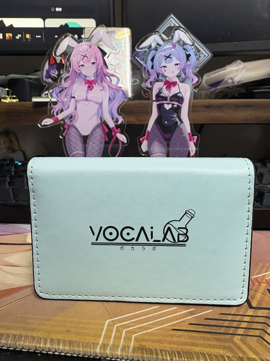 アクスタと名刺ケース届いたー！！！！！！！