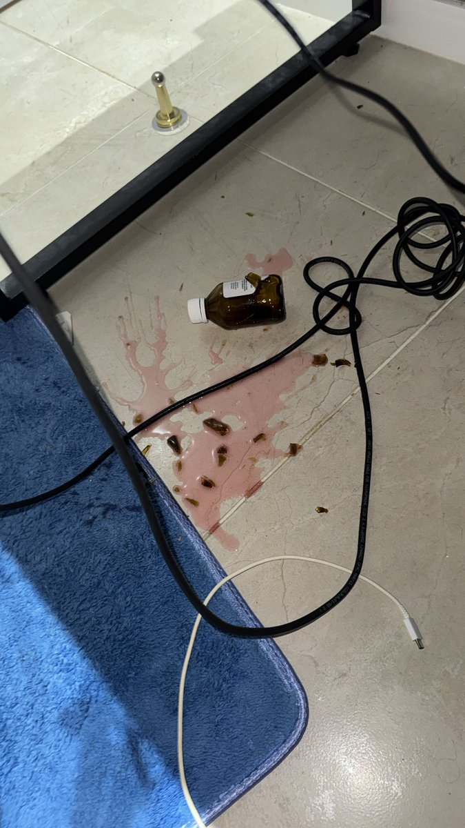 userbanned916's tweet photo. merda mano 💔 https://t.co/9FkBZpkRbk