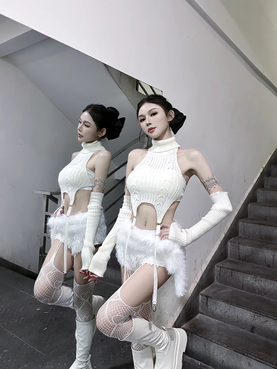 TheKateList's tweet photo. 装个辣妹，不过我是真辣
#ts #trans #ladyboy #dj https://t.co/DipIWOvvIm