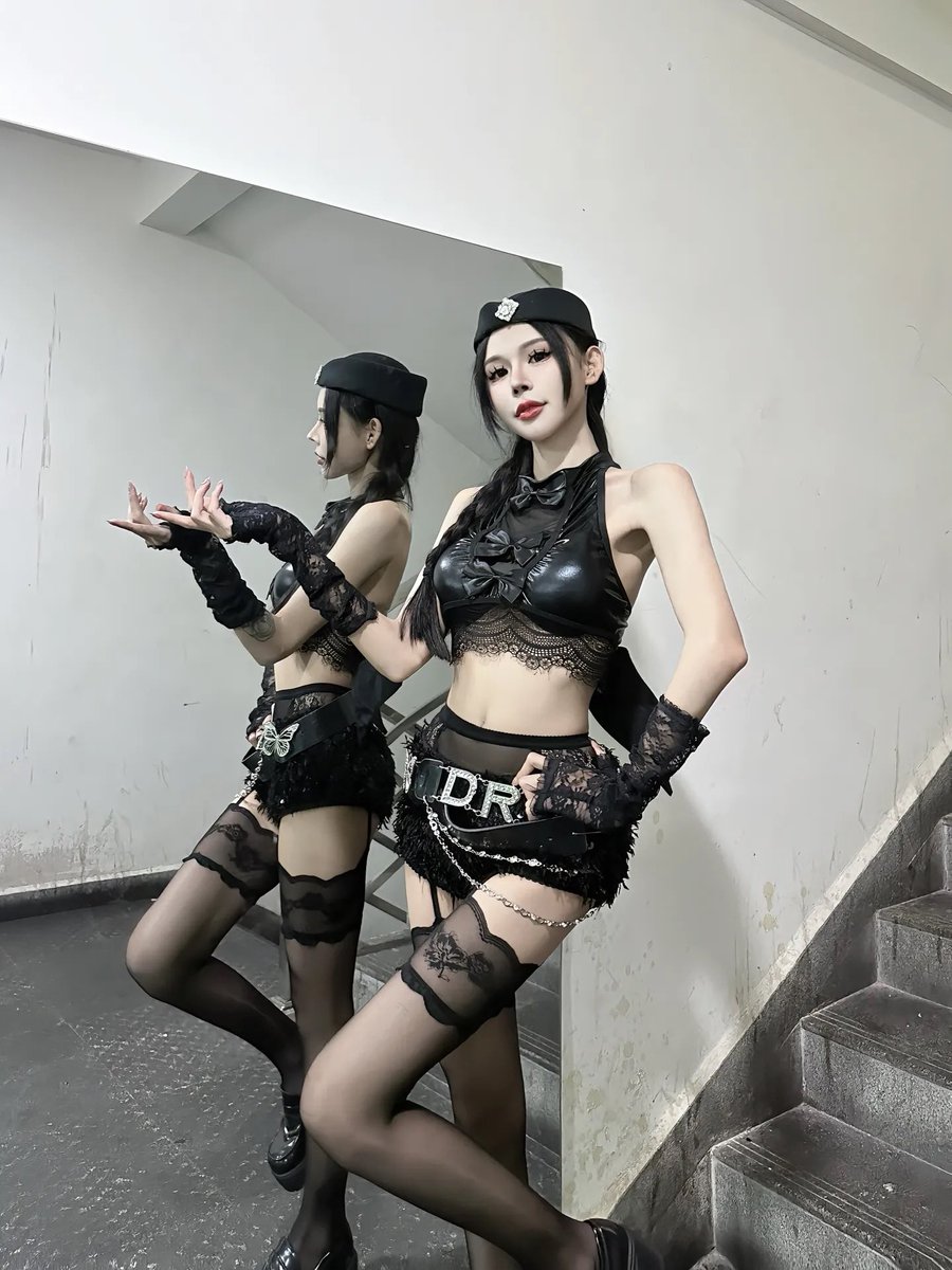 TheKateList's tweet photo. 装个辣妹，不过我是真辣
#ts #trans #ladyboy #dj https://t.co/DipIWOvvIm
