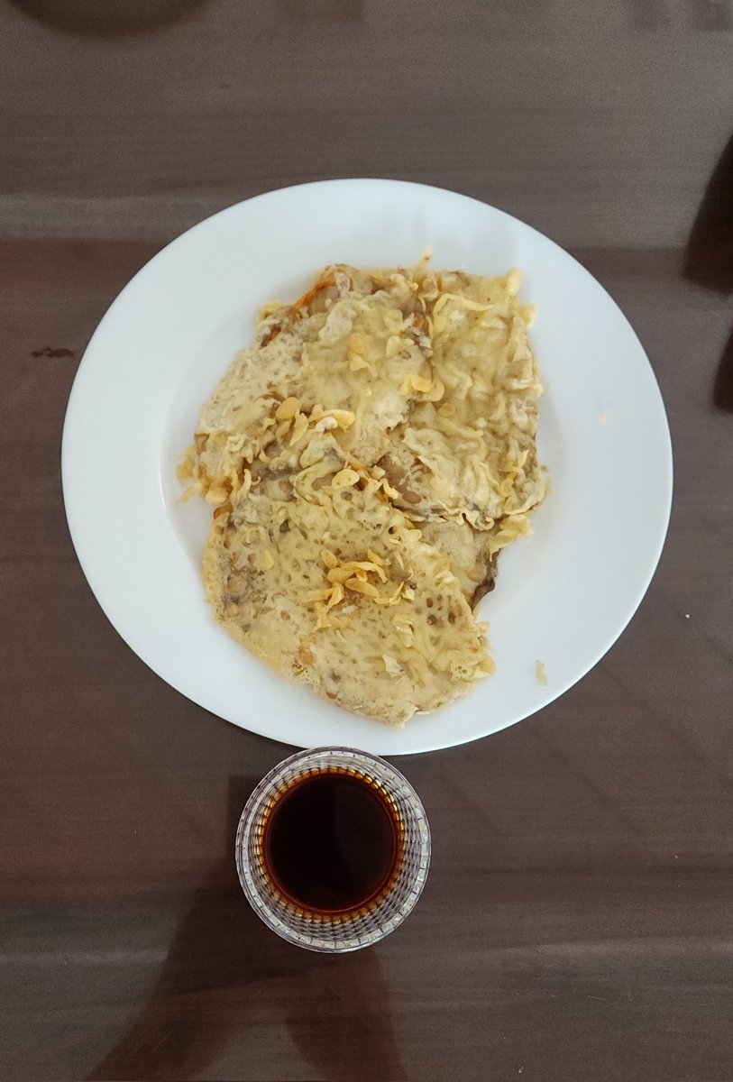 tspratama's tweet photo. Meskipun sudah terjadi kehebohan tapi yang tandatangan tetap tidak mau muncul... 

gambar hanya pemanis https://t.co/nByNaMmuG9