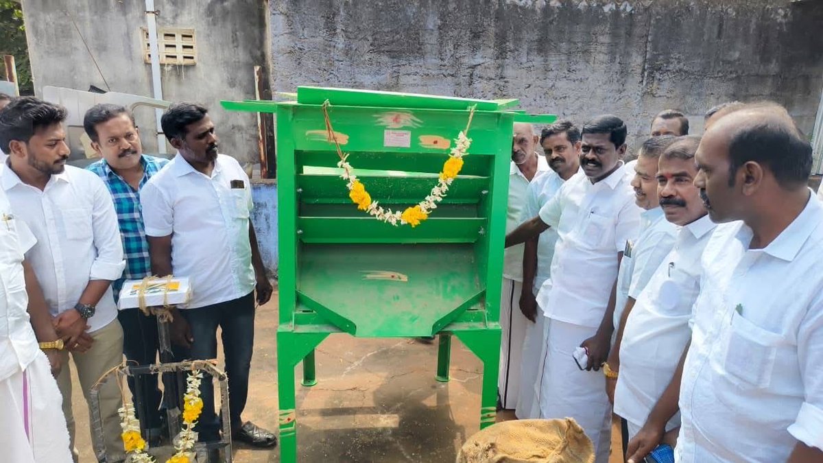 ஆலங்குளத்தில் நெல் கொள்முதல் செய்யும் வகையில் நெல் கொள்முதல் இயந்திரத்தை தொடங்கி வைக்கும் விழா நடைபெற்றது.