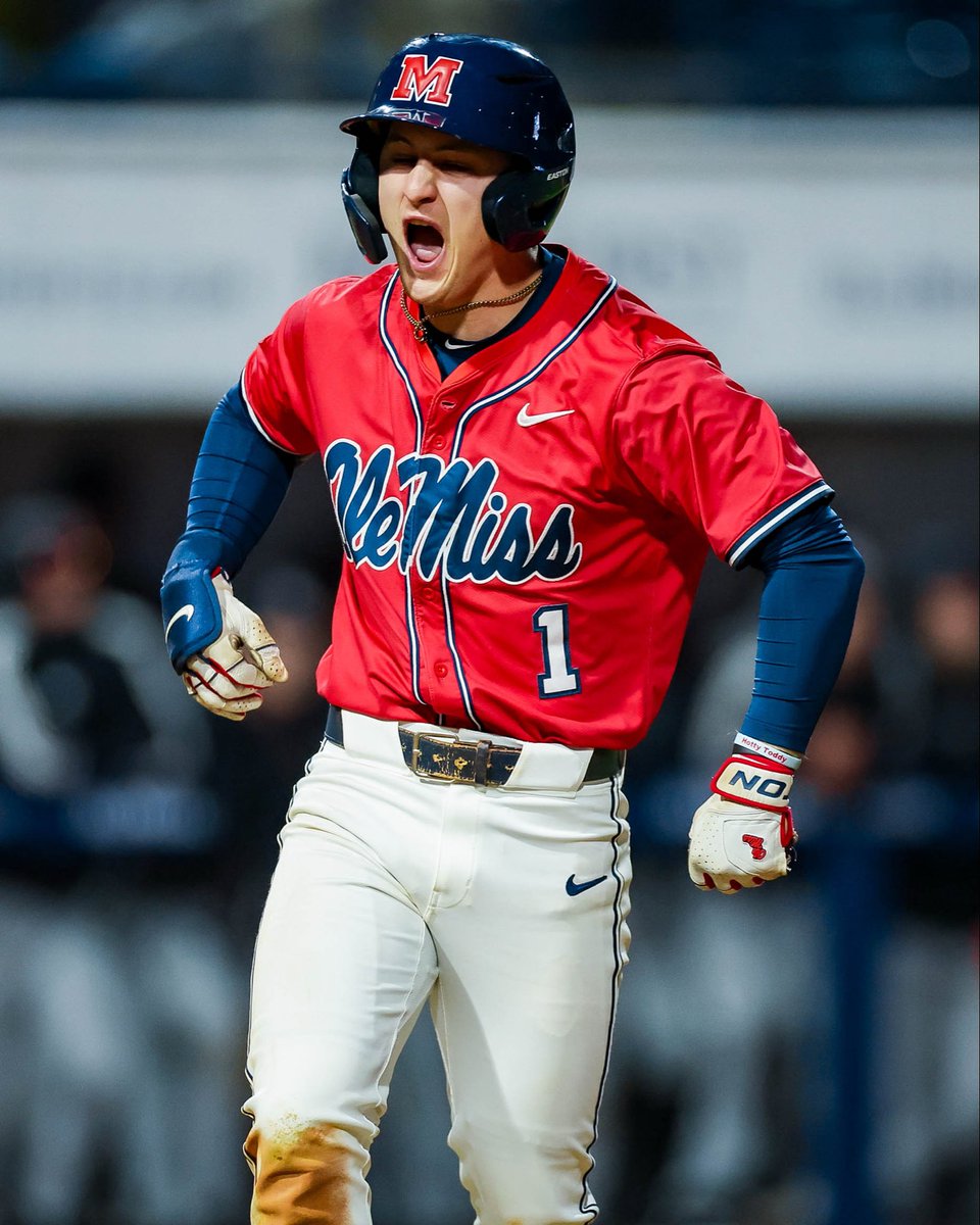 OleMissBSB's tweet photo. sWeet dreams, Rebs 😴 https://t.co/NJ5WaPpU7u