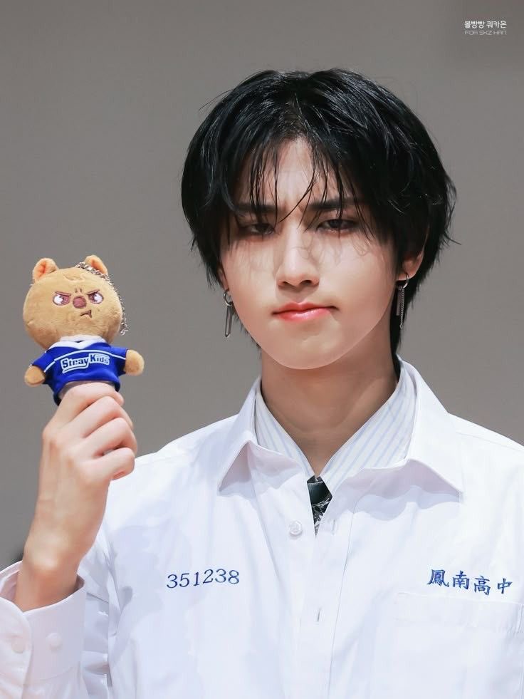 like this photo is crazy. you’re telling me that’s not his Son