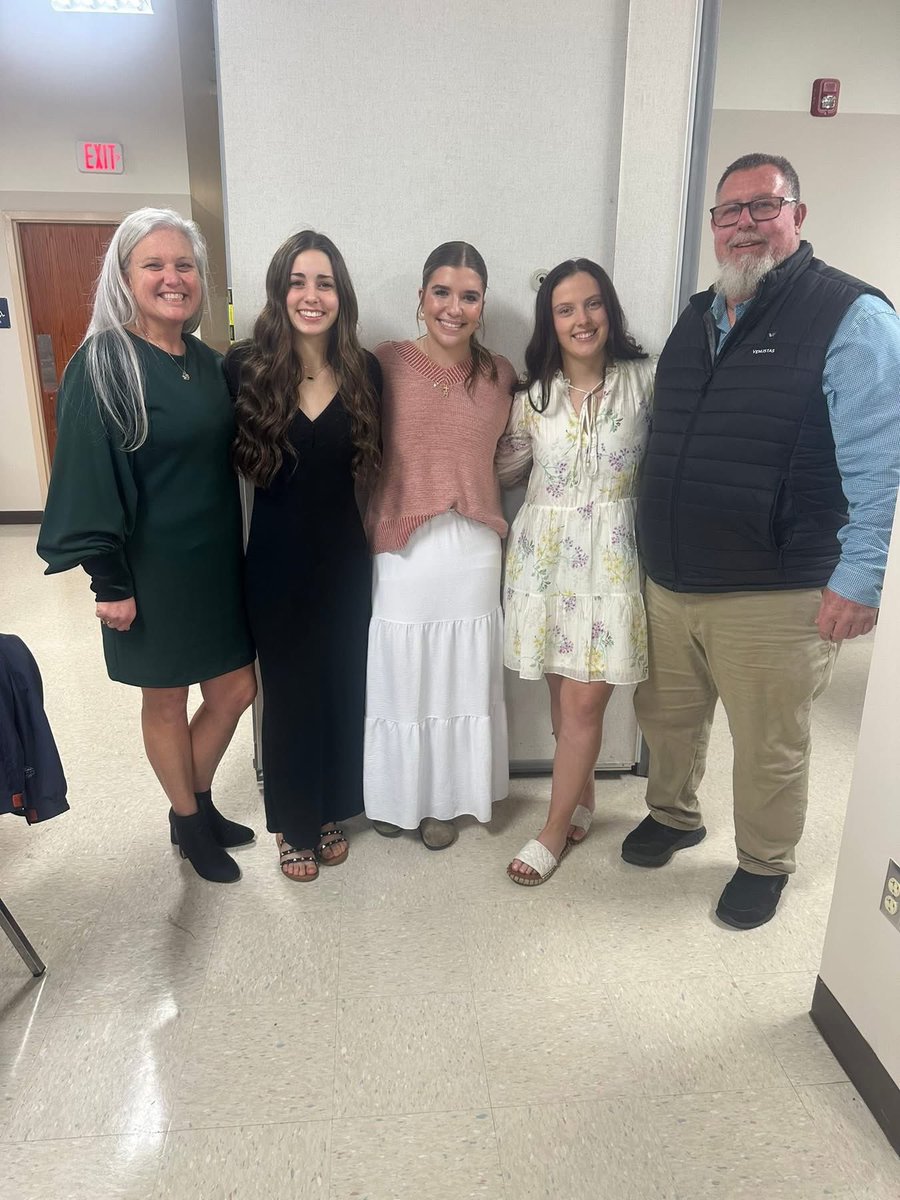 Allie Summer tweet media