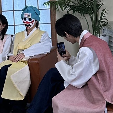 영준이의시선은언제나하기와로가잇어...
이카듀야...🫳🏻🫳🏻🫳🏻💕