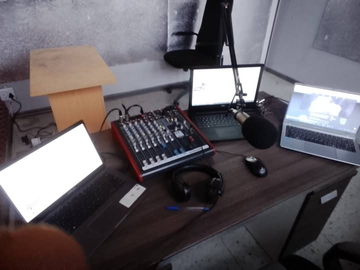 047Radio's tweet photo. Morning Buzz 6-9am with Dj Pitso  

live: https://t.co/HrvAMKxPMN or https://t.co/sxa1Laphxn

Studioline: 0470650902
Whatsapp: 0607074728 https://t.co/iyguCgxxIQ