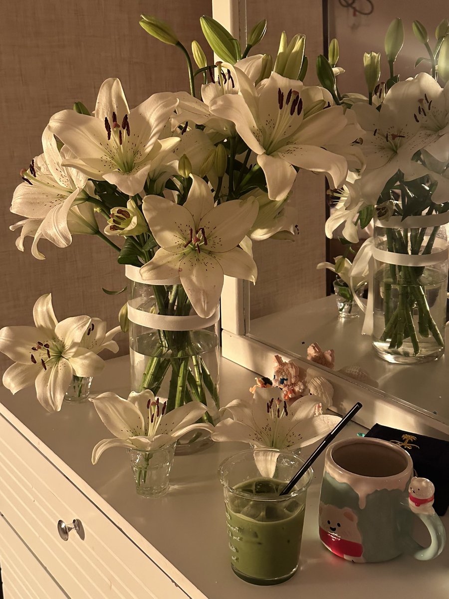 rery755's tweet photo. Lilium flowers بعد 3 ايام https://t.co/29KQ02SNQs