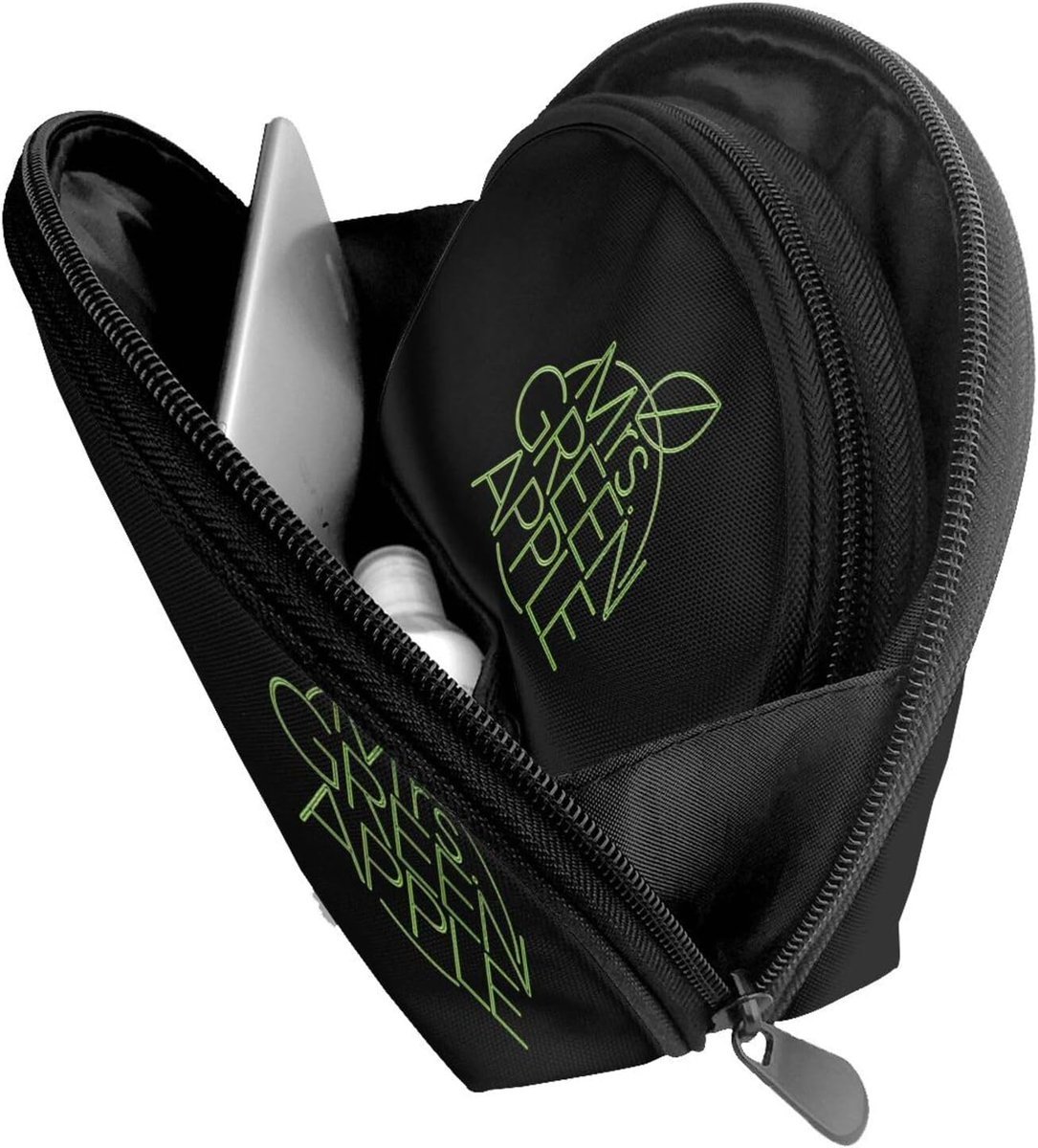 使い勝手の良さが魅力の トラベルポーチセットが注目されています🧳 大