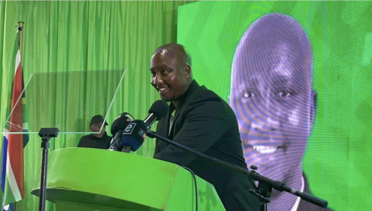 BREAKING: Xolani Khumalo, Moja Love’s Sizokthola TV presenter, has been appointed as the MMC for Community Services and By-Law Enforcement in the City of Ekurhuleni.

The ActionSA mayoral candidate only recently entered politics. <a href="/JusstAlpha/">Alpha Ramushwana</a>