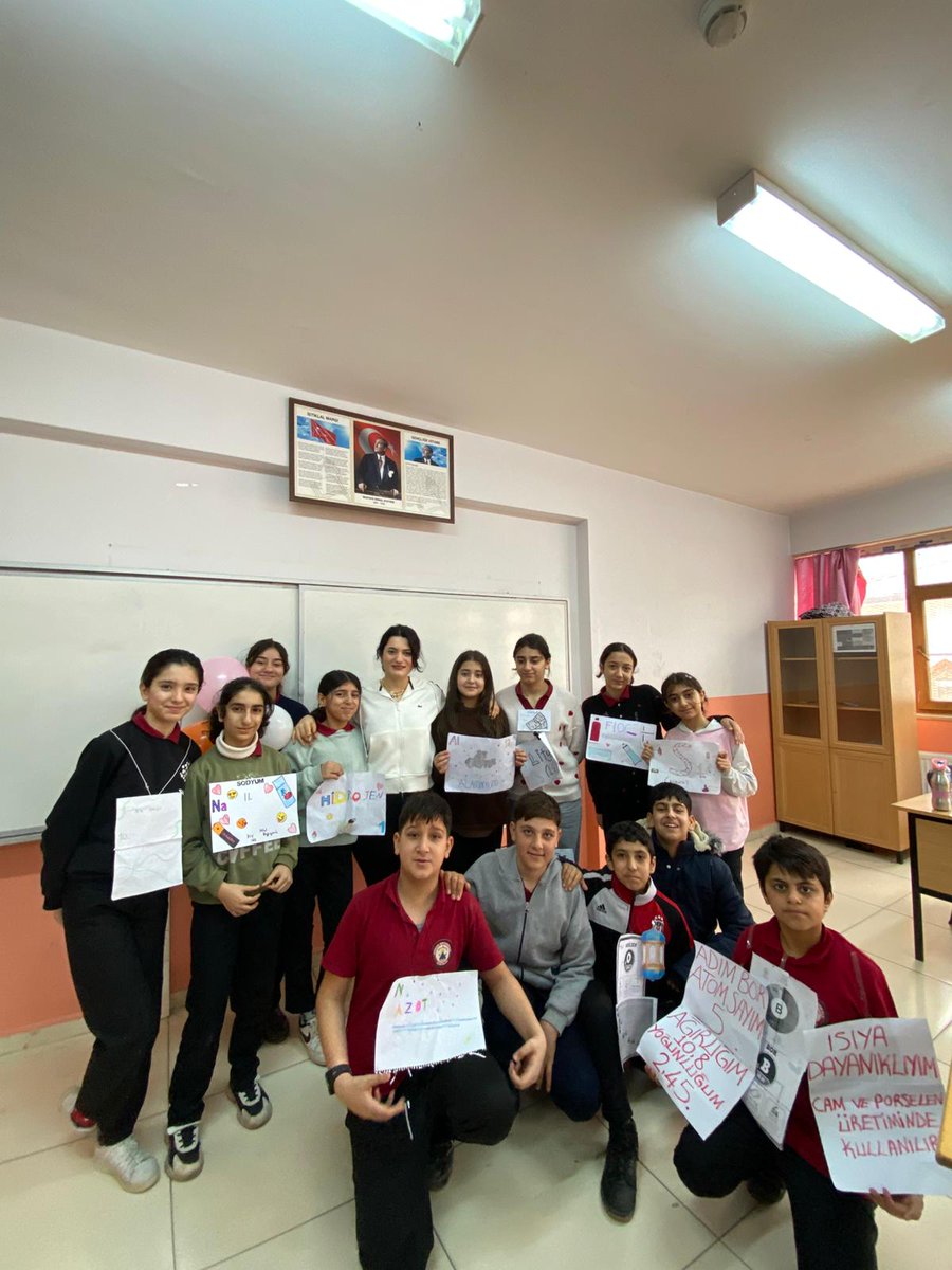 KurtalanSumer's tweet photo. 7. sınıf öğrencilerimizle elementleri sadece öğrenmedik, canlandırdık! ⚛️
Sembollerini tanıdık, kullanım alanlarını keşfettik ve bilimi sahneye taşıdık.
Bilim Yaşayarak Öğrenilir!🌍✨
@faypol56 @ceylan_i @KurtalanMem https://t.co/yRQv7bhZKk