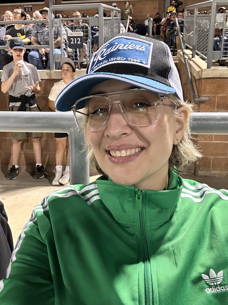 Julia Fallon tweet media