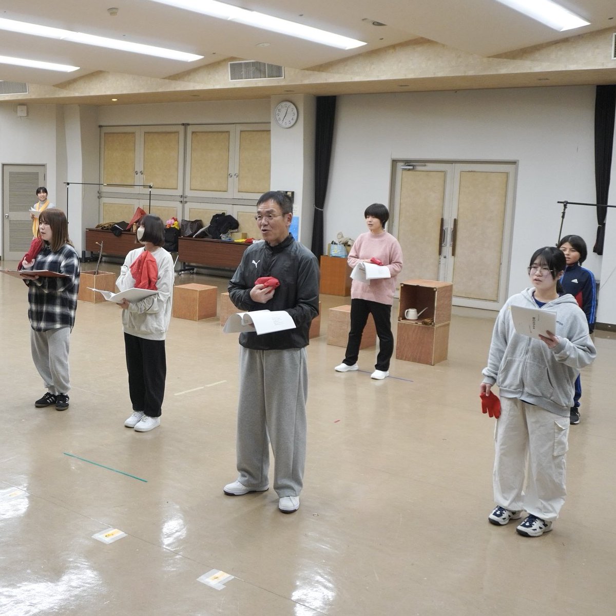 t_star_musical's tweet photo. 「星ミュの稽古ってどんな感じ？」
「演劇に興味があるので見学してみたい！」
というお問い合わせをいただくため…

📣近日公開📣
＼とある日の稽古の様子が動画になりました／

動画の中には、未公開の劇中歌が登場♪
配役もなんとなく分かってしまうかも…🫣
どうぞお見逃しなく！ https://t.co/XvIKrY0ZYR
