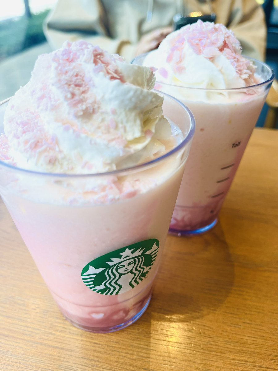 P_sukeeeeeeeee's tweet photo. めっちゃ綺麗
#スタバ桜 #starbucks https://t.co/eUWGZNQ5va
