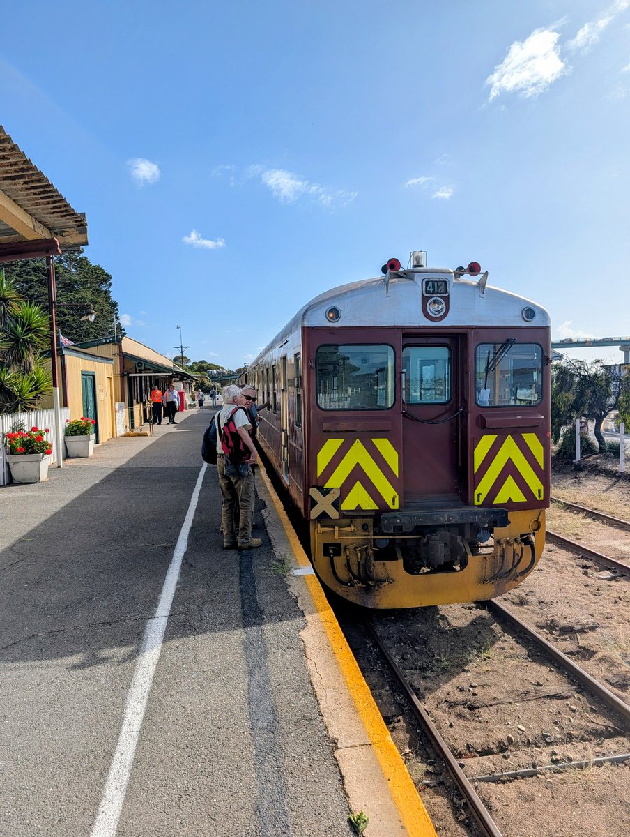 peterdav2000's tweet photo. Goolwa to Victor Harbor Steamranger Cockle Train. Australia's first public railway, originally a horse drawn train.
#goolwa #victorharbor #thecockletrain #southaustralia #roadtrip https://t.co/0r3GcTOL4R