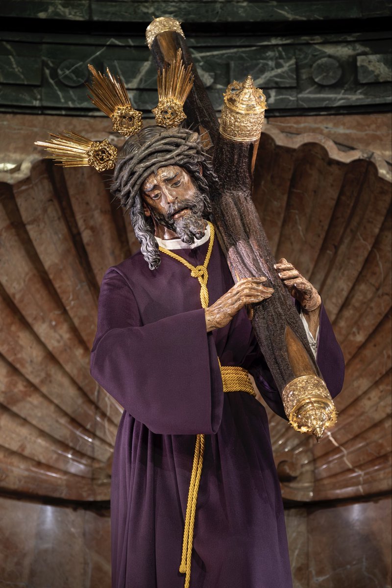 HdadGranPoder's tweet photo. MIÉRCOLES DE CENIZA |

"La ceniza nos recuerda nuestra fragilidad, no como mensaje de tristeza, sino como una invitación a la esperanza. Reconocer que somos polvo significa reconocer que Dios puede recrearnos, como un Padre que no se cansa de amar y perdonar".

Ya es Cuaresma y Jesús del Gran Poder, con túnica morada lisa y cíngulo de mecha te espera en la Basílica. 

¡Busca al Señor, encuentra al Señor, ama al Señor!"

#granpoder2026
#Cuaresma