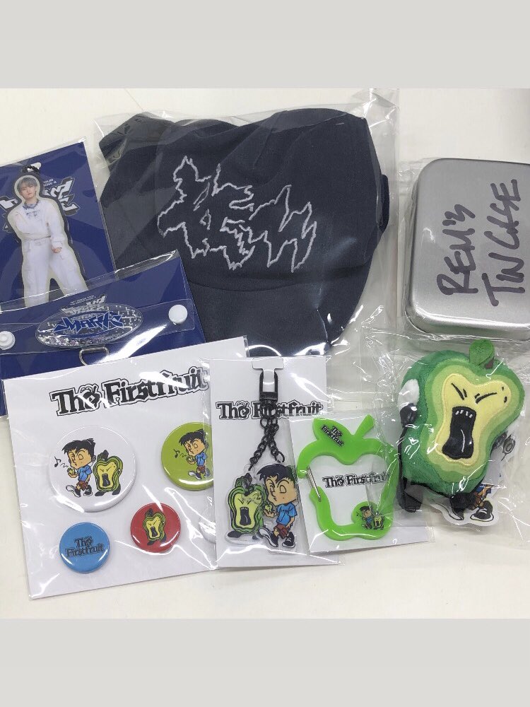 🍀 #MARK #NCT 🍀 マークさんのThe Firstfruit BOX SET、缶バッジ