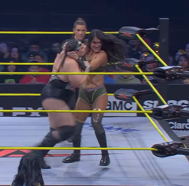 NVhowlingWolves's tweet photo. #TNAxplosion
@BigBadMama06 gets in the #TNAKnockout Squared Circle to take on @itsmilamoore in Stellar Singles Action!!!
Big Mama looking to put this one in the win column until outside interference caused a distraction leading to Mila's WiN!
๐ @ThisIsTNA on YouTube https://t.co/c0T7o47HuG