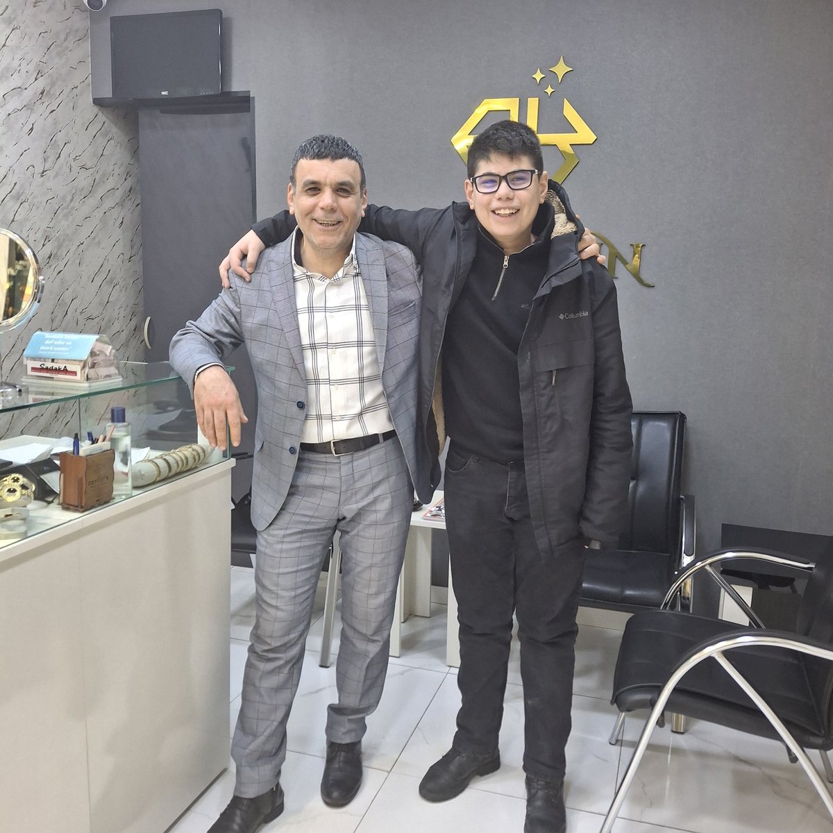 AzmiOmer's tweet photo. Bazı erkekler Baba olurken 
Hayat  onlara Anneliğide 
Emanet etti https://t.co/7kuQdSs2Rg