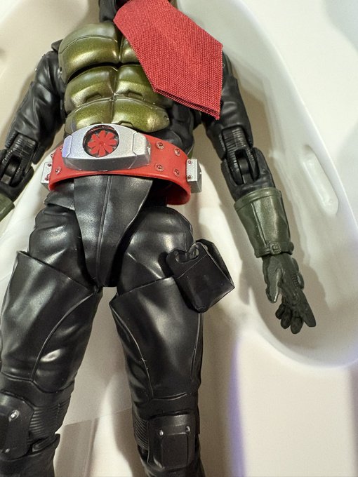 真骨彫NEXT2号届いたけど腰パーツ千切れてた…
しっかりしてよバンダイさん 