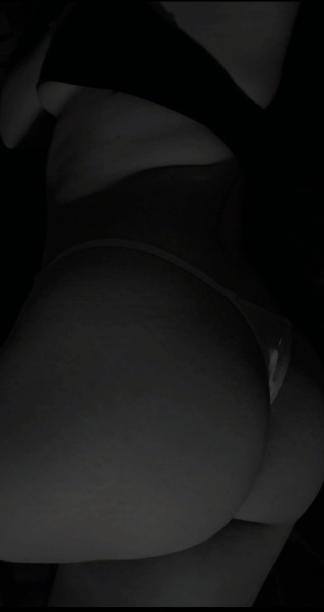 Dulce_drz's tweet photo. Que les gusta más tetas o culo? https://t.co/YWInLg26p6