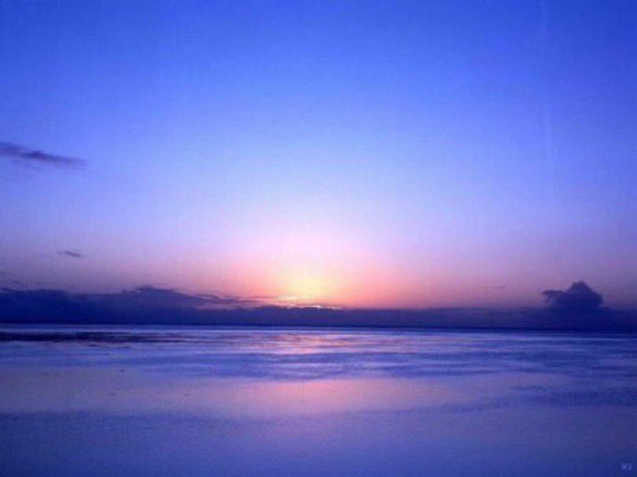 horizons 
health for your eyes
space for your breath
(a deeper breath)
expanse for your soul~