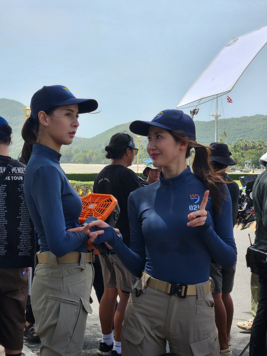 heartcodeseries's tweet photo. แดดแรงแค่ไหนไม่เป็นไร
เพราะเจสซี่เขามี "Fan" ส่วนตัว ตลอดเวลา 😌

#HeartCodeTheSeries 
#TungpangJessie https://t.co/aTYfOYNIky