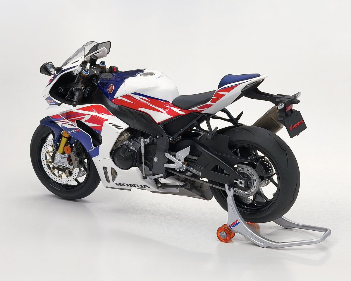 ?️《#tamiya_tokyo スタッフおすすめ》 好評発売中の『1/12 Honda 