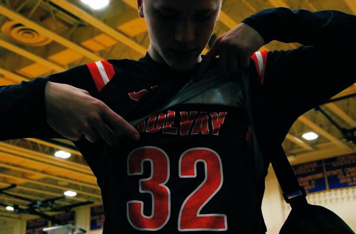 therealOBFB's tweet photo. Regular season is officially over, made it to sectionals 💪🏀 won are league hopefully we take sectionals 🏆. Let’s get it Solvay 🧡💙 https://t.co/s8kgdgx8rU
