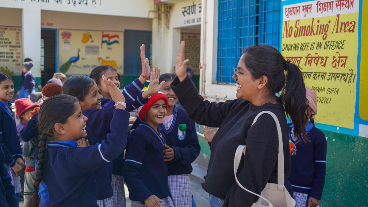 IIM_Sirmaur's tweet image. Sankalp, the CSR Cell of @IIM_Sirmaur , spent a day at Government Senior Secondary School, Tokiyon, for Khushiyo Ki Pathshala, an outreach where our volunteers joined the children in activities that turned an ordinary day into something more #lively and #colourful.