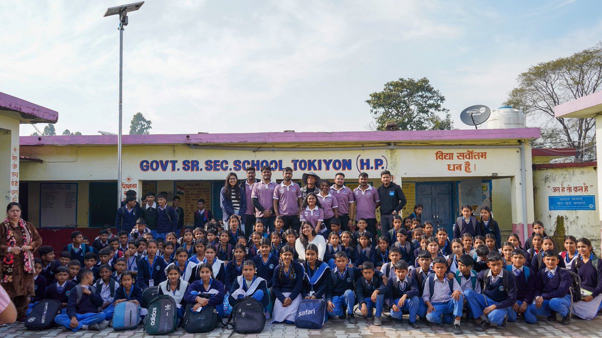 IIM_Sirmaur's tweet image. Sankalp, the CSR Cell of @IIM_Sirmaur , spent a day at Government Senior Secondary School, Tokiyon, for Khushiyo Ki Pathshala, an outreach where our volunteers joined the children in activities that turned an ordinary day into something more #lively and #colourful.