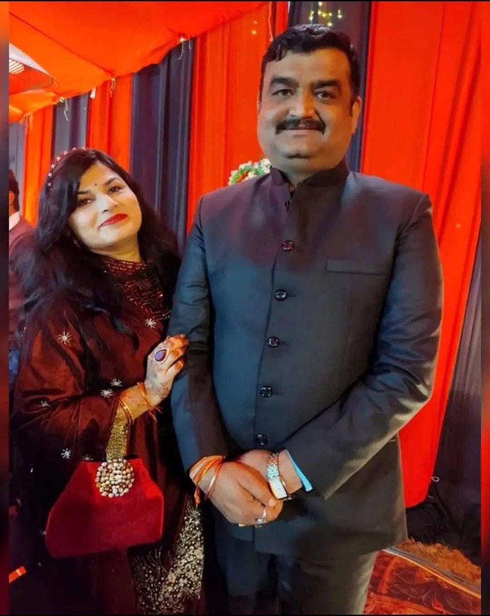 BalramYadav96's tweet photo. हमारे प्रिय विधायक मान.श्री @PandePranay जी "गुड्डू भैया" को शादी की सालगिरह पर ढ़ेर सारी बधाई एवं ढ़ेर सारी शुभकामनाएं।

आपको जीवन में ढेर सारी सफलताएं मिले।
#ApneGudduBhaiya #ApkaPranayGuddu https://t.co/SwLSMxXtT8