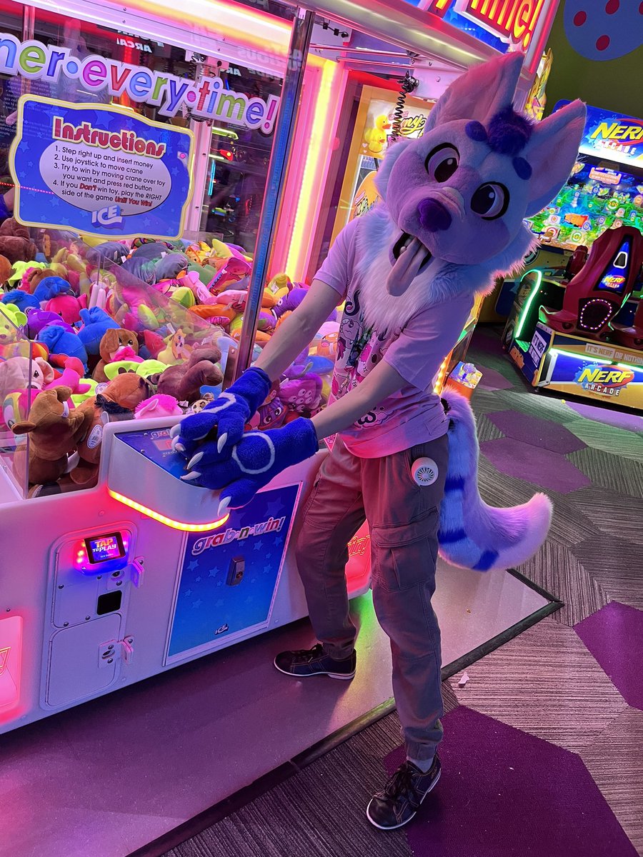 SUPPORT SMALL FURSUIT MAKERS!! 🦊🙌

My adorable suit by <a href="/Atlasfursuits/">atlas</a>