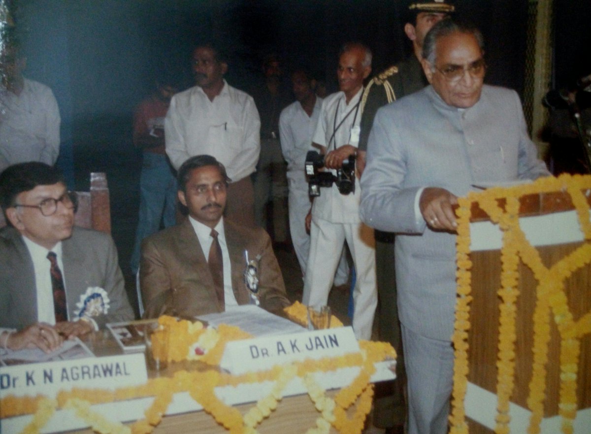 #Prof_AK_Jain - UP's 1st LiverGastro Superspeciality to graduate as DM in 1977 from a medical institute #IMS-BHU, a lifetime mem. of <a href="/AmCollegeGastro/">ACG</a> dedicated his life in teaching medicine &amp; new techniques in Liver therapy.
<a href="/bhupro/">BHU Official</a> <a href="/MeUPGovt/">Medical Education Uttar Pradesh</a> <a href="/BenarasNews/">Kashi/Banaras/Varanasi ( UP/Uttarpradesh)</a> <a href="/BritSocGastro/">BSG</a> <a href="/SGA_KSA/">الجمعية السعودية للجهاز الهضمي Saudi Gastro</a>