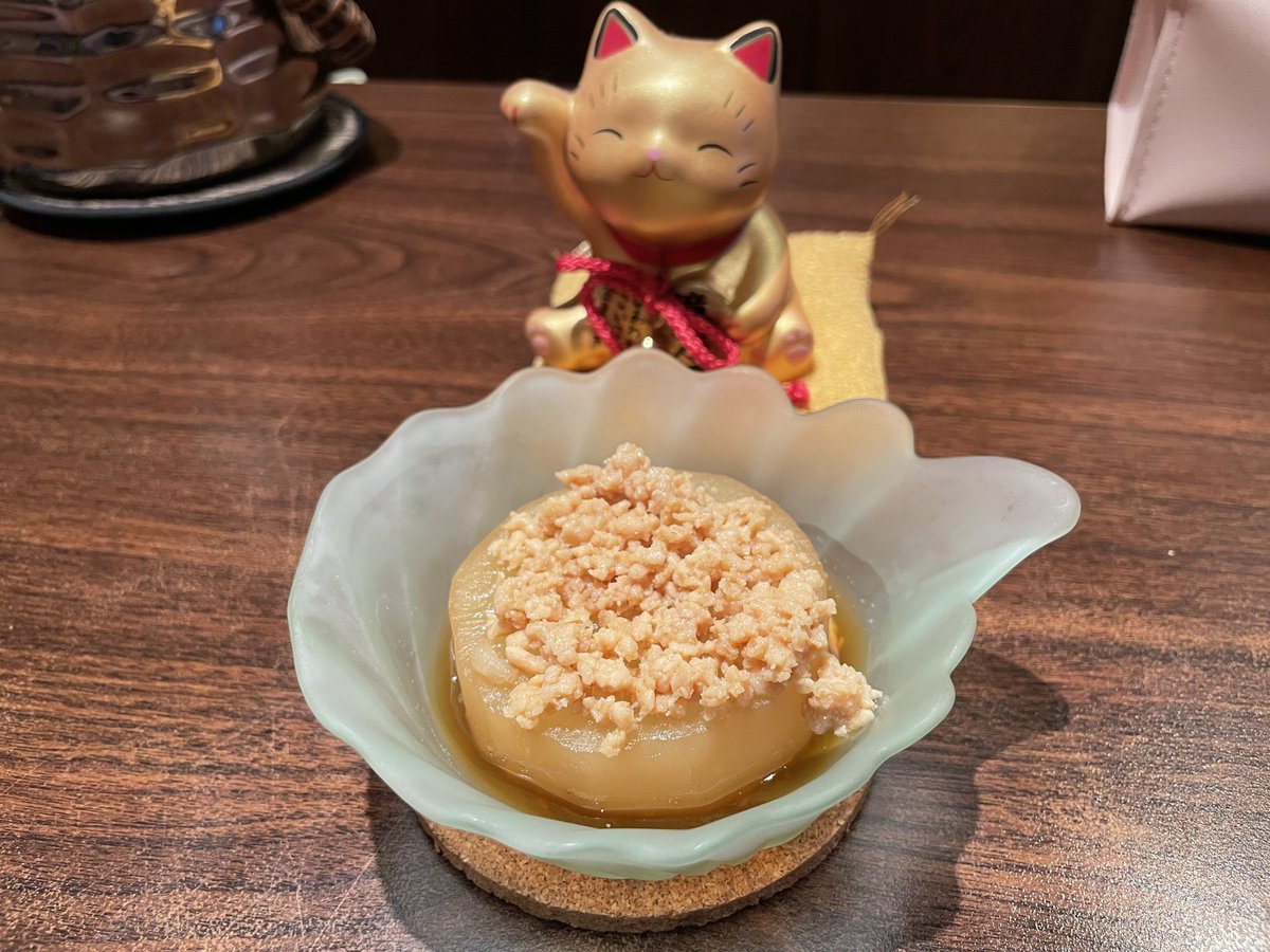 今日の平日 #おぱぁる (<a href="/Cafe_Bar_Opal/">Cafe & Bar おぱぁる</a> )
 #平おぱ  

 #ころな飯 ふろふき大根300円 数量限定だよ〜
肉味噌も美味しいので、2色そぼろ丼とかにもできるよ。お米炊いておくね〜🍚

通常営業っす！お待ちしてます〜

18:00〜24:00 
北海道札幌市中央区南５条西６丁目 ニュー桂和ビル 8F