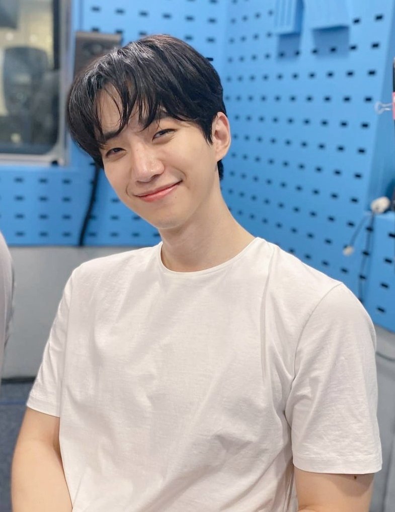 #이준호 #LEEJUNHO
#사계 #Always
#O3Collective 
잊시💗💗💗
오늘도 꼭 꼭 쉬자🫶🫶
또 흰 티네🤭🤭