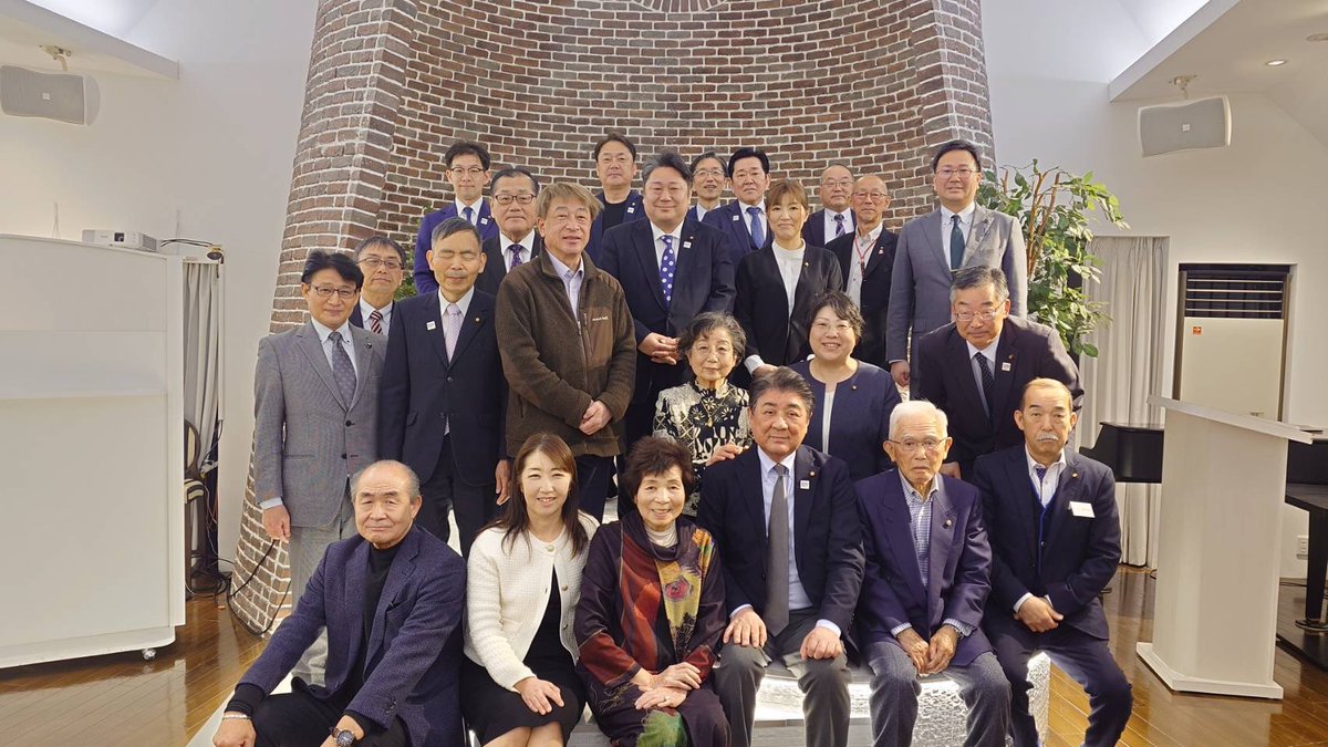 今日は千歳市議会のOB会の先輩方との交流会に行ってきました。先輩方