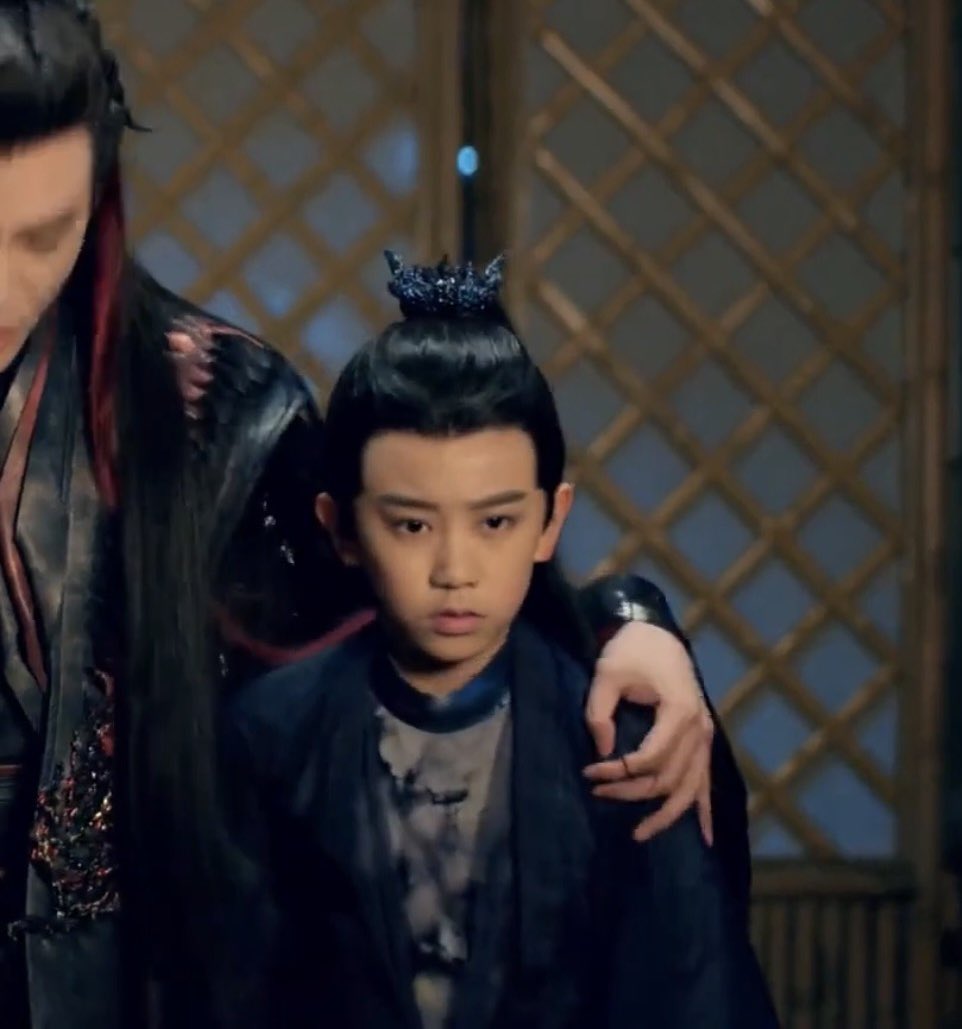 there’s no way xiao tianren grew up this fast? 😭😭 he was just the little jin lian that lived during canghai ruling in love you seven times. owww can’t wait for their chemistry! 

#yangchaoyue #sunshinethroughtherain #今天是太阳雨