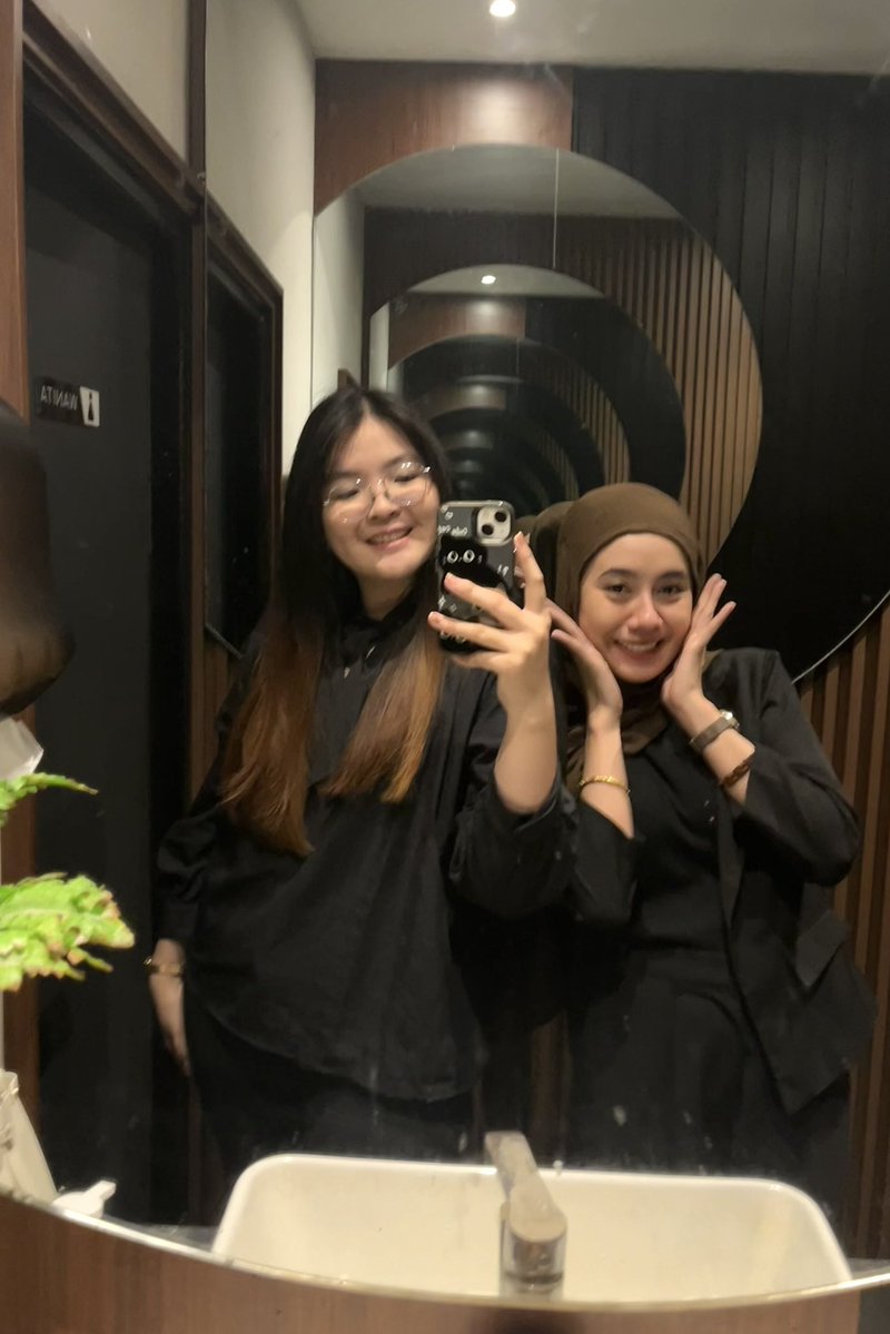 doyankecot's tweet image. with my two loved ones 🪐