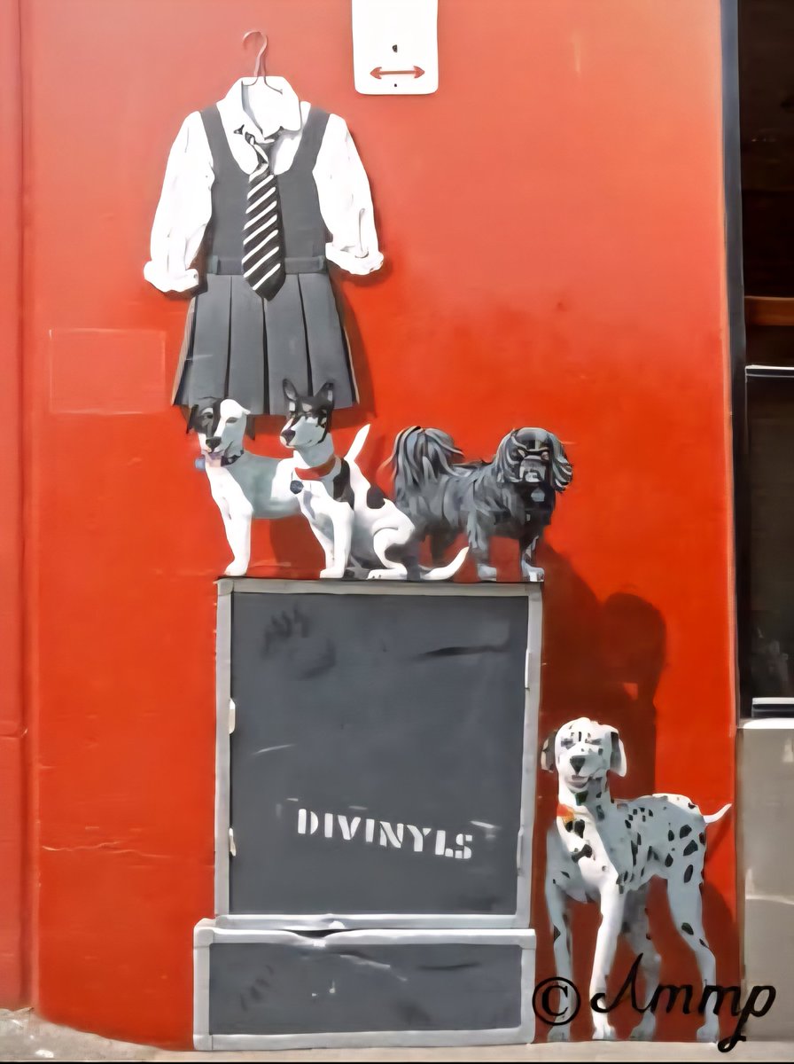 LittlePattieAu's tweet photo. On this day in 2015, the opening of Amphlett Lane in honour of Chrissy Amphlett ❤️
#chrissyamphlett #amphlettlane #melbourne #patriciaamphlett #littlepattie #charleydrayton https://t.co/XPrLzZYiz6