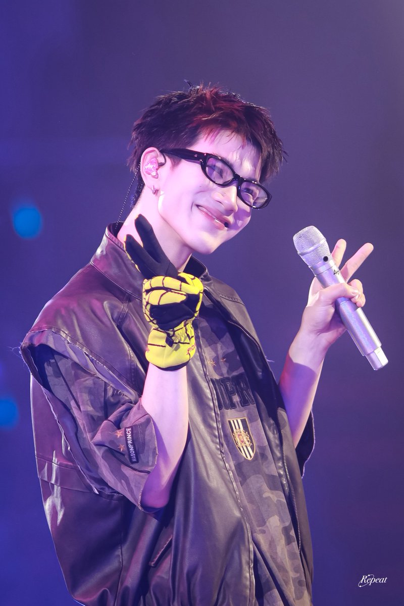 ยิ้มตาสระอิเลย  😭😭😭😭💖✨